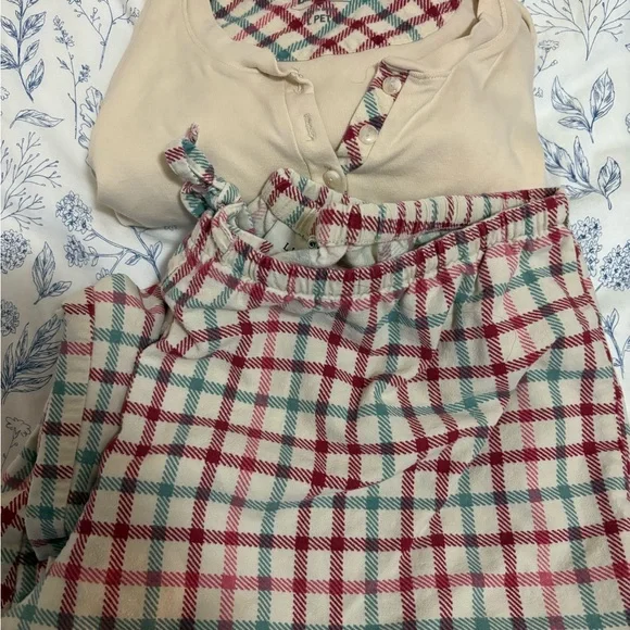 L.L Bean petite Large pajamas SET - Picture 2 of 2